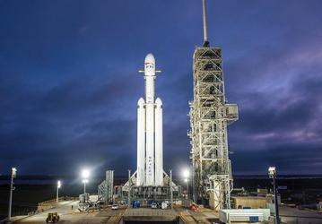 Первый запуск ракеты Falcon Heavy должен состояться 6 февраля 