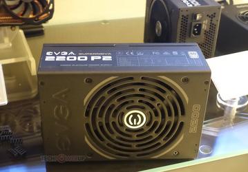 Блок питания EVGA SuperNova 2200W P2 построен по схеме с одной шиной +12 В, нагрузочная способность которой превышает 183 А