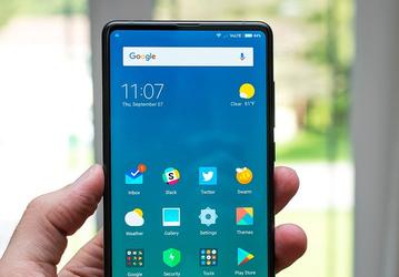 Поставки панелей для полноэкранных смартфонов в этом году должны превысить 900 млн единиц