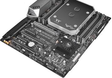 Водоблок Thermaltake Pacific M4 отводит тепло от процессора и регуляторов питания на плате Asus TUF X299 Mk I