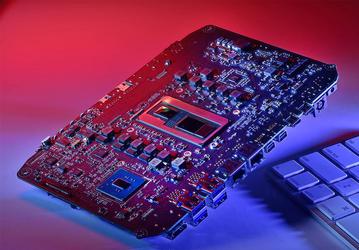 Фото дня: плата Intel NUC Hades Canyon на процессоре Kaby Lake G с GPU AMD Vega