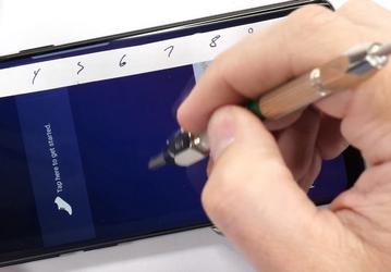 Смартфон Samsung Galaxy S9 приятно удивил на тестах JerryRigEverything