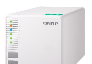 Трехдисковое хранилище с сетевым подключением Qnap TS-328 поддерживает RAID 5 
