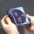 Видео дня: президент Xiaomi демонстрирует складной смартфон с гибким экраном, превращающийся в планшет