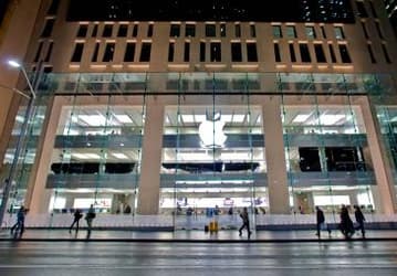 Apple Opens First Retail Store in Australia