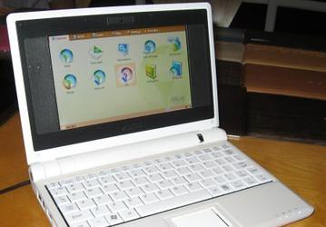 Первый взгляд на 200-долларовый ноутбук ASUS Eee PC 701