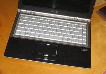 Компактный ноутбук ASUS U3 поможет сориентироваться на местности и покажет HD-видео 