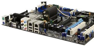 Фото дня: системная плата eVGA на чипсете nForce 680i SLI