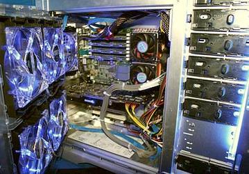 Intel отвечает на инициативу AMD Quad FX (4x4) - встречайте концепт "V8"!