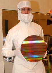 Intel First To Demonstrate Working 45nm Chips