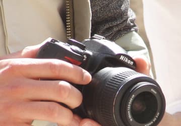 «Засветилась» первая зеркальная камера Nikon с поворотным экраном 