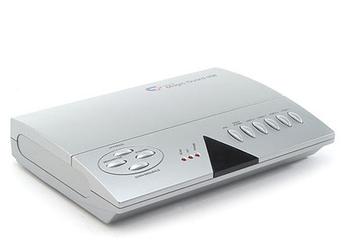 4-Camera Color Quad работает с четырьмя камерами системы безопасности одновременно