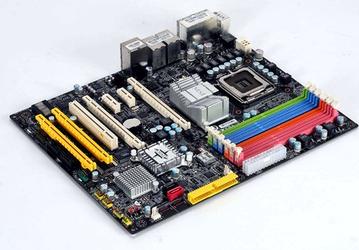 Intel готовит к выпуску чипсет X38 Express и обозначает дату его анонса