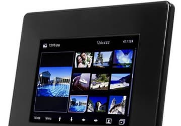 Фоторамка NuTouch реагирует на прикосновения