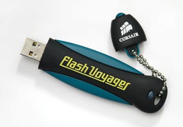 Компания Corsair отметила трехлетие USB-накопителя Flash Voyager выпуском новинки