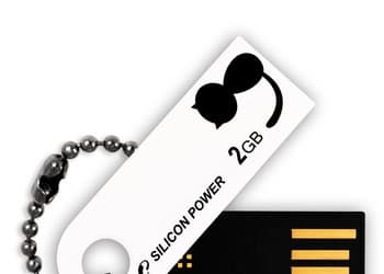 Touch 820 — «флэшка» Silicon Power с поворотным на 360° корпусом 