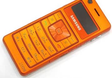 Samsung F300 в новом цвете – оранжевый означает "музыкальный"?