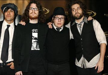 Вышел альбом «Folie A Deux» группы Fall Out Boy