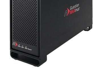 Guardian MAXimus: внешний 1-Tб RAID-массив с подключением по FireWire 800/400   