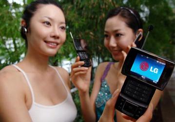 LG-KH1400 – телефон-телевизор с поддержкой HSDPA