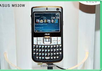 Computex 2007: «Живые» фото новых коммуникаторов ASUS P526 и ASUS M530w