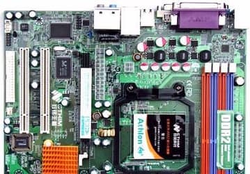 Фото дня: системная плата на чипсете NVIDIA MCP68 (с графикой GeForce 7050)   