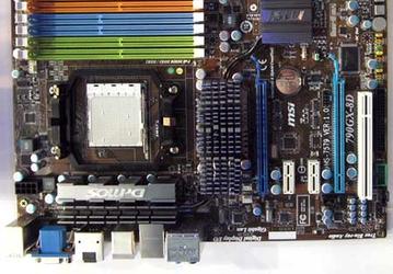 Системная плата MSI 790GX-8D с восемью слотами для DIMM облегчает модернизацию систем на платформе AMD