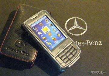 ASUS представляет коммуникатор P526 Mercedes-Benz Edition