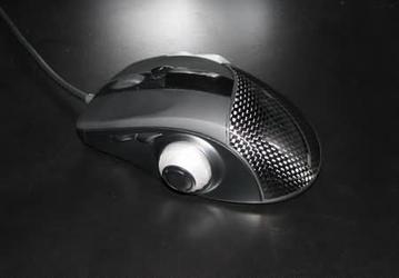 CES-2008: Sliverstone Sabertooth — мышь из углеродного волокна с переменным dpi