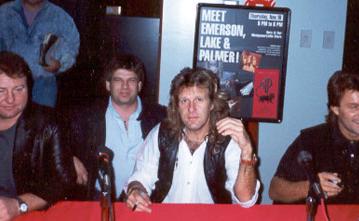 В России вышло переиздание концертного диска «Pictures At An Exhibition» группы Emerson, Lake & Palmer