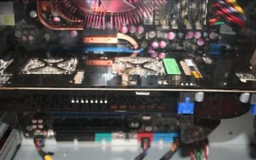 «Живое» фото двухпроцессорного ускорителя AMD R700