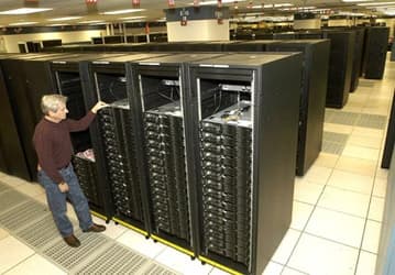 Суперкомпьютер IBM Roadrunner взял петафлоповую высоту