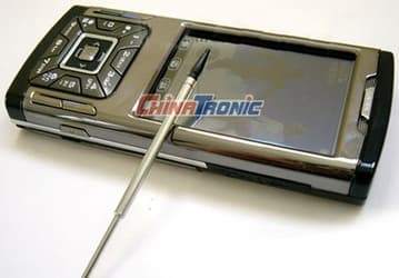 Китайский технократ с клавиатурой в стиле Nokia 3650