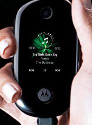 Motorola добавит аппарат в стиле PEBL в линейку RAZR?