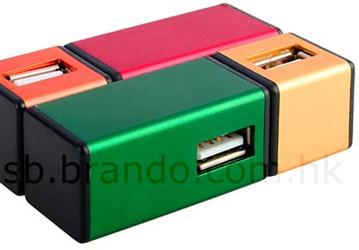 USB-концентратор 180° Revolving 4-Port Hub II следует принципу: хочешь жить — умей вертеться