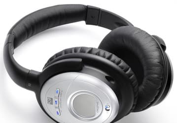 Creative Introduces Aurvana X-Fi Noise-Canceling Headphones