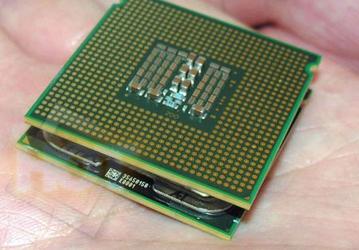 "Живые" фото четырёхъядерных  45-нм процессоров Intel Penryn и немного о новой V8