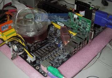 Первые фото системной платы DFI LANParty RD790 с поддержкой AMD Phenom AM2+