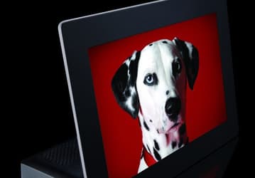 Kodak выпускает первую в мире беспроводную фоторамку с OLED-экраном; пока очень дорогую