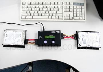 Миниатюрный дупликатор Century позволит работать с HDD без участия ПК