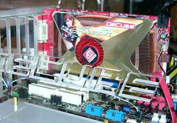 Фоторепортаж с выставки Computex, стенд GECUBE: видеокарты, супербыстрые 2600 XT, дуальные, малошумные и даже AGP