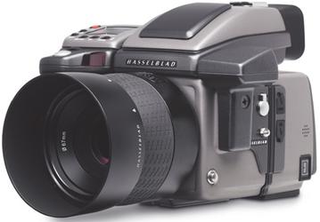 Компания Hasselblad анонсировала выпуск 50-Мп фотокамеры на новом сенсоре Kodak