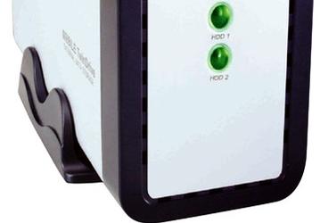 Корпус NV-HS200U позволяет подключить два HDD с интерфейсом SATA к порту USB