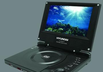Портативный DVD-плеер Hyundai H-LCDVD711