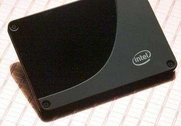 Intel начинает поставки SSD-накопителей для профессиональных систем