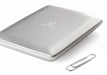 Iomega выпустила внешний HDD в стиле MacBook Air  