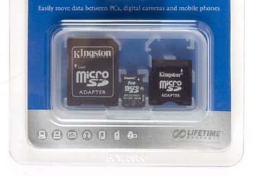 Kingston Technology Mobility Kit – карточка памяти microSD, устройство для работы с ней и два адаптера