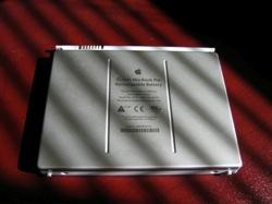 Apple меняет батареи в ранних MacBook Pro?