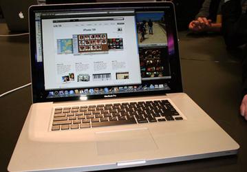 Apple задерживает доставку 17-дюймовых MacBook Pro 