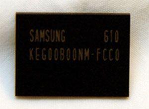 Samsung начинает отгрузки MoviNAND